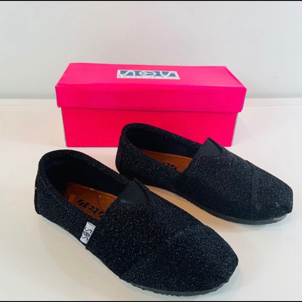 New With Box Girls Black Glitter Flats